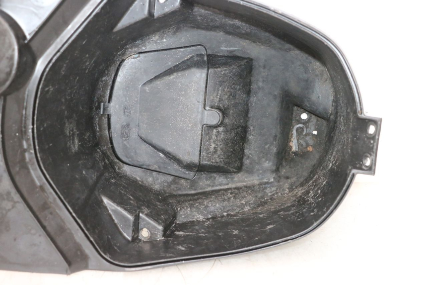 photo de UNDERSEAT STORAGE PEUGEOT SPEEDFIGHT 2 AC 50 (2000 - 2009) - Surface and material condition