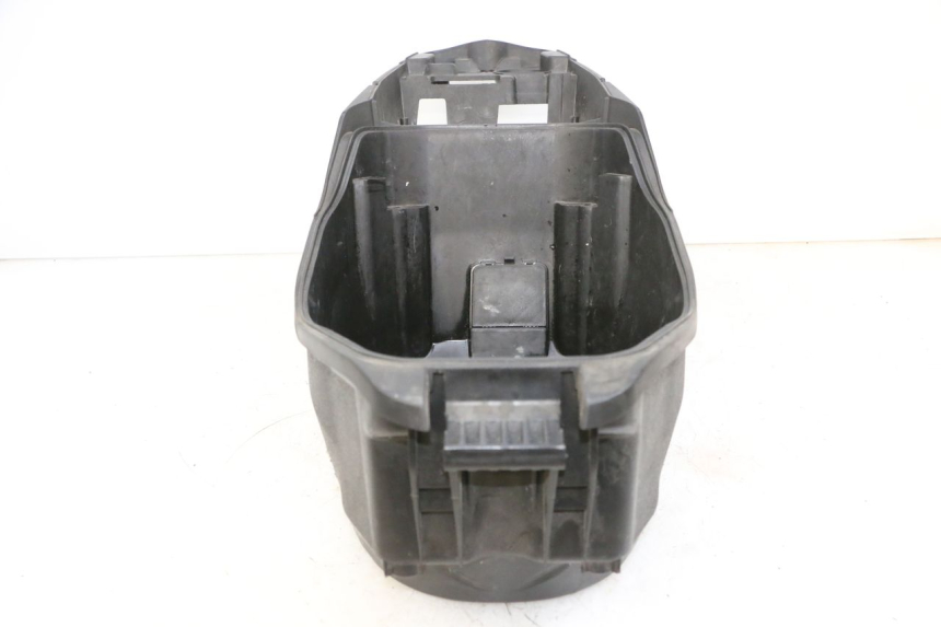 photo de UNDERSEAT STORAGE PEUGEOT SPEEDFIGHT 4 4T EFI 50 (2021 - 2025) - Fixing points details