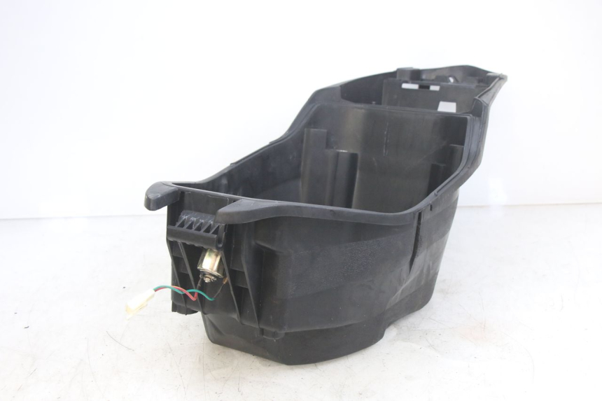 photo de SEAT STORAGE BOX PEUGEOT SPEEDFIGHT 4 4T 50 (2015 - 2020) - Alternative perspective
