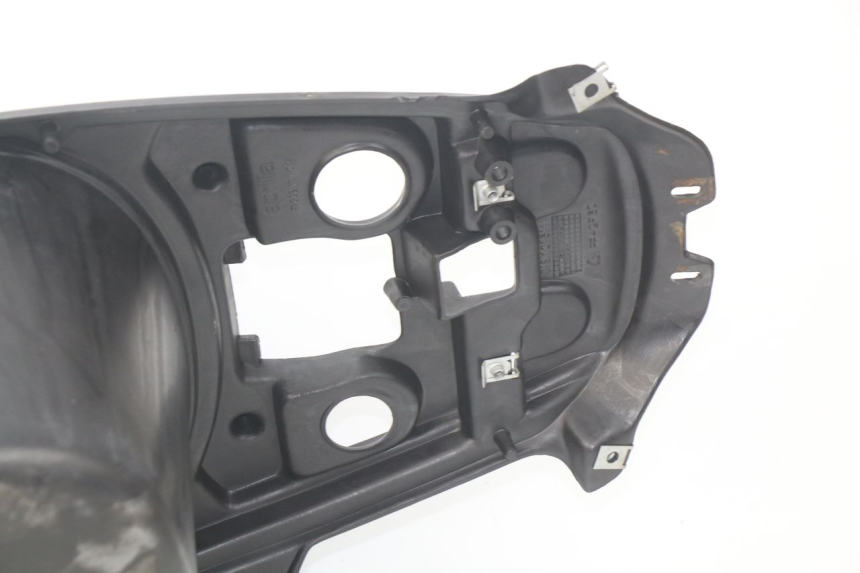 photo de SEAT STORAGE BOX APRILIA SR LC 50 (1997 - 2004) - Fixing points details