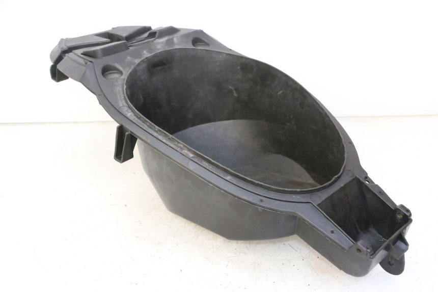 photo de SEAT STORAGE BOX APRILIA SR R 2T LC 50 (2018 - 2021) - Fixing points details