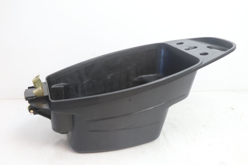 photo de UNDERSEAT STORAGE VASTRO STREET S 50 (2016 - 2021) - Component detail