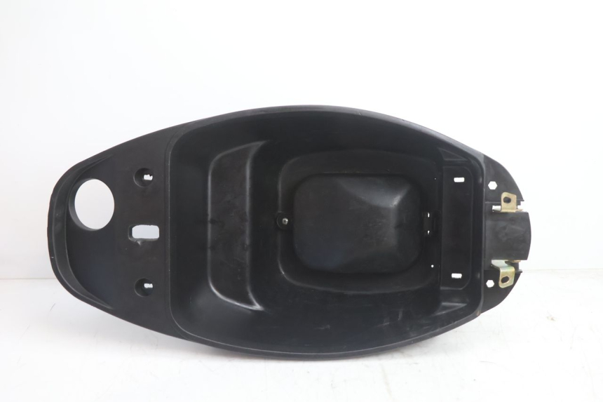photo de UNDERSEAT STORAGE VASTRO STREET S 50 (2016 - 2021) - Zoom on usage condition