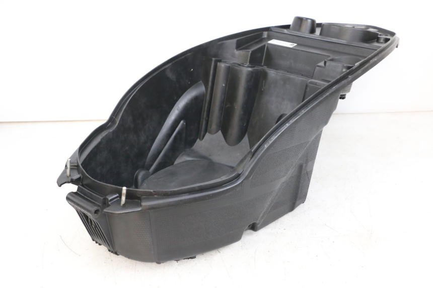 photo de UNDERSEAT STORAGE PEUGEOT STREETZONE I 2T 50 (2018 - 2020) - Technical close-up