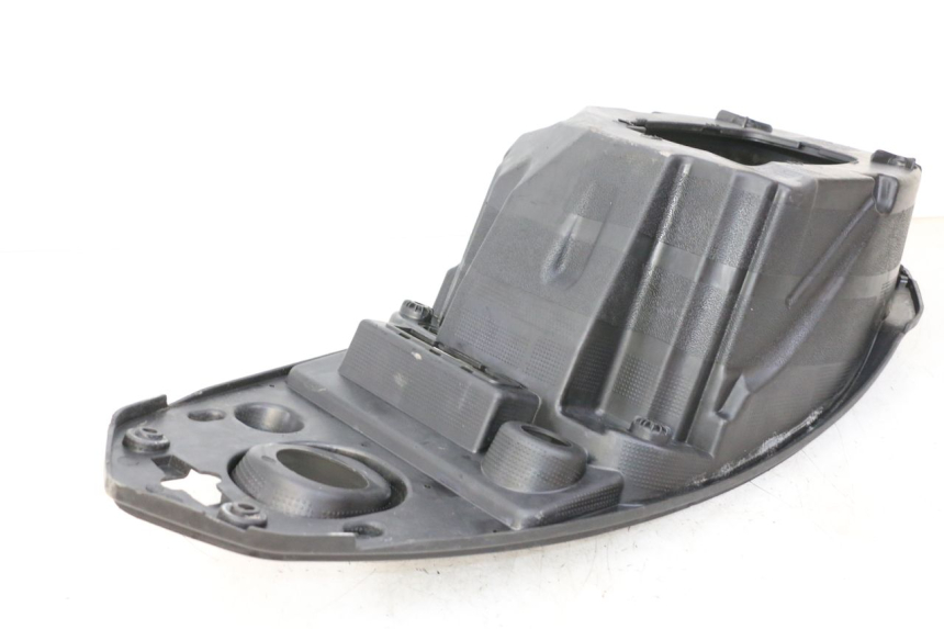 photo de UNDERSEAT STORAGE PEUGEOT STREETZONE I NAKED 2T 50 (2018 - 2020) - Zoom on usage condition