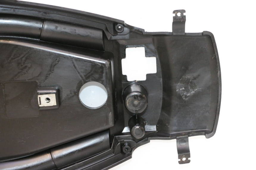 photo de SEAT STORAGE BOX MBK STUNT NAKED 50 (2004 - 2018) - Distinctive features