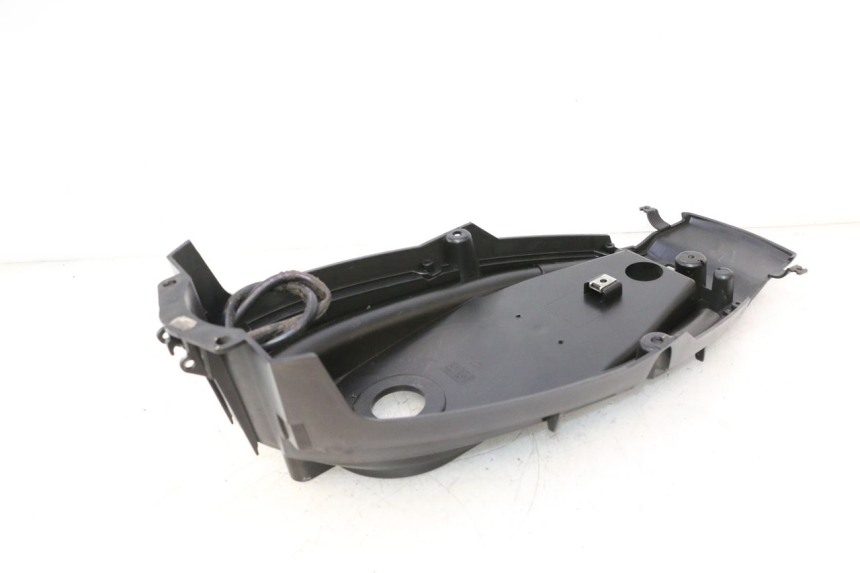photo de SEAT STORAGE BOX MBK STUNT NAKED 50 (2004 - 2018) - Zoom on usage condition
