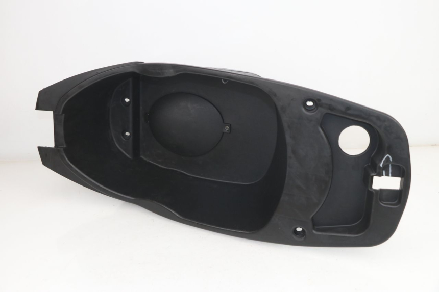 photo de UNDERSEAT STORAGE PEUGEOT SUM UP 125 (2008 - 2013) - Surface and material condition