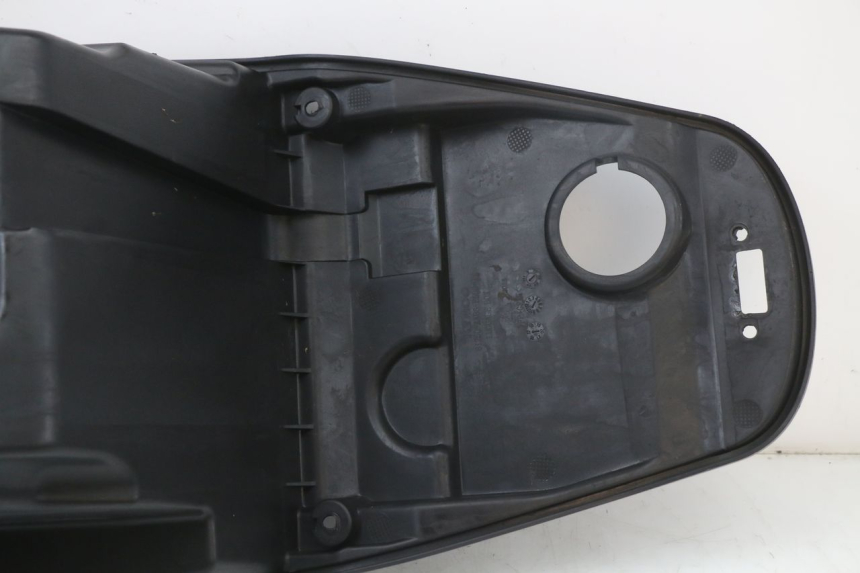 photo de UNDERSEAT STORAGE KYMCO SUPER 8 4T 50 (2018 - 2020) - Surface and material condition