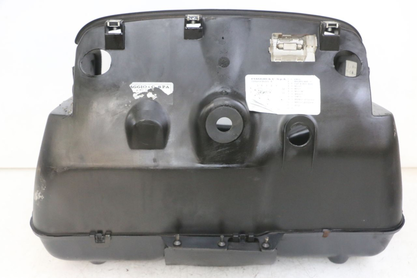 photo de UNDERSEAT STORAGE PIAGGIO SUPER LX 125 (2000 - 2003) - Zoom on usage condition