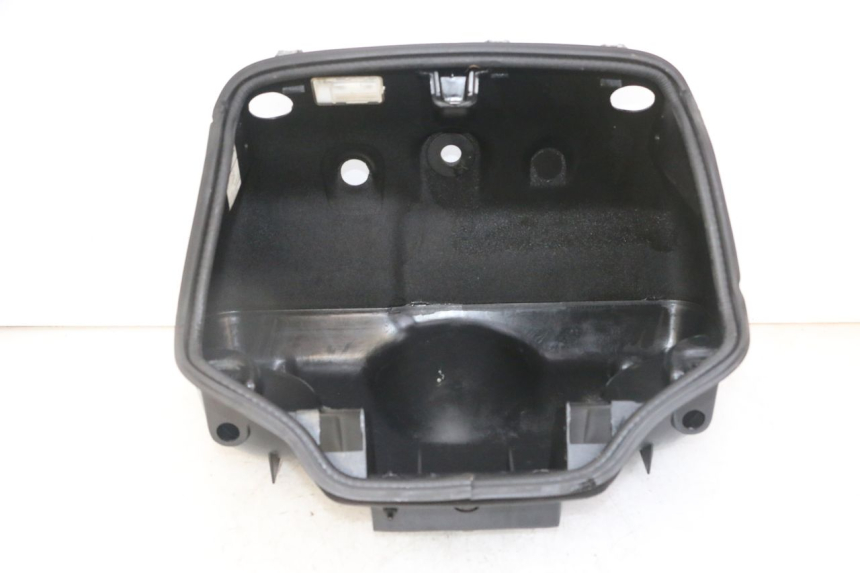 photo de UNDERSEAT STORAGE PIAGGIO SUPER LX 125 (2000 - 2003) - Alternative perspective