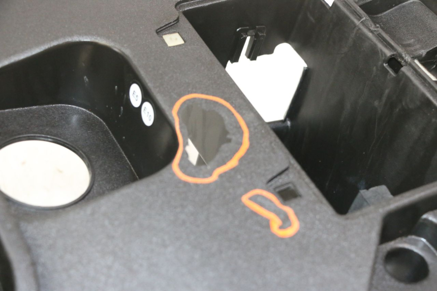 photo de UNDERSEAT STORAGE APRILIA SXR 50 (2021 - 2023) - Component detail