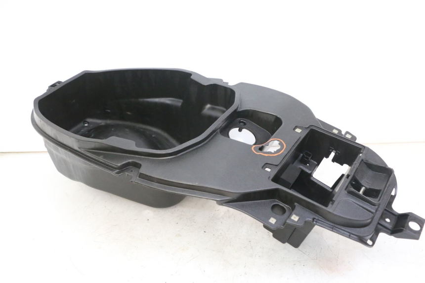 photo de UNDERSEAT STORAGE APRILIA SXR 50 (2021 - 2023) - Distinctive features