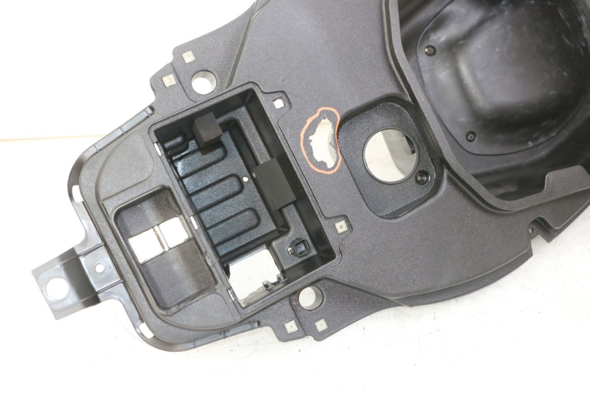 photo de UNDERSEAT STORAGE APRILIA SXR 50 (2021 - 2023) - Component zoom