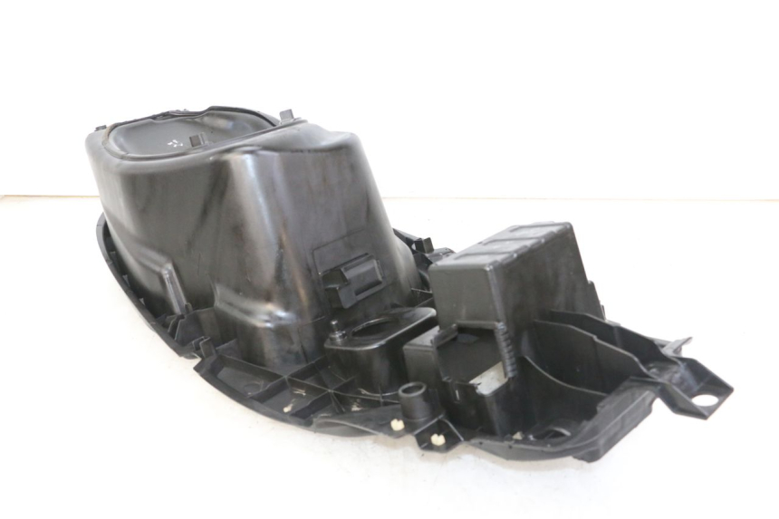 photo de UNDERSEAT STORAGE APRILIA SXR 50 (2021 - 2023) - Fixing points details
