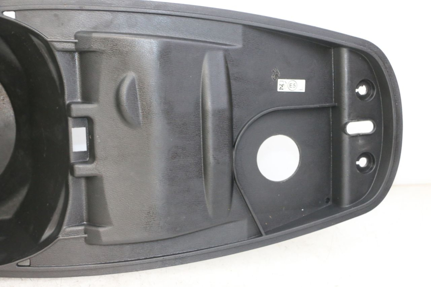 photo de SEAT STORAGE BOX SYM JET 14 4T 50 (2018 - 2022) - Fixing points details