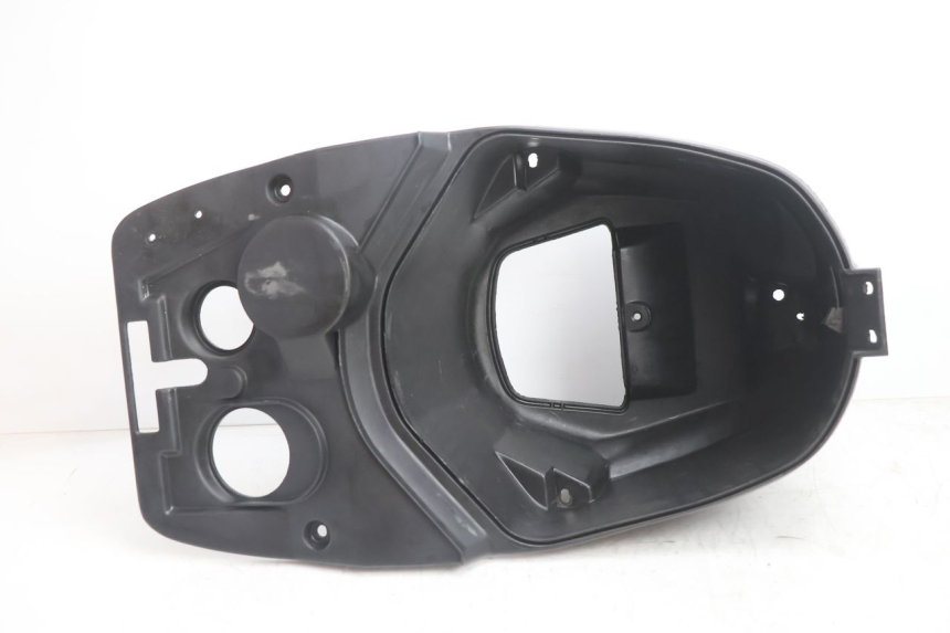 photo de UNDERSEAT STORAGE PEUGEOT TKR TREKKER FURIOUS 50 (2005 - 2014) - Zoom on usage condition