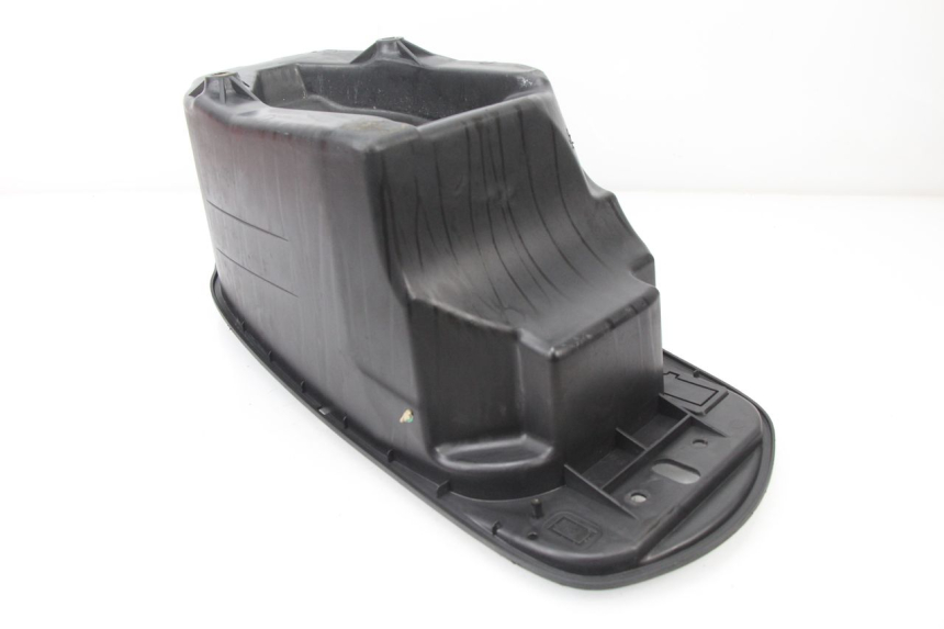 photo de UNDERSEAT STORAGE SYM TONIK 125 (2010 - 2014) - Zoom on usage condition