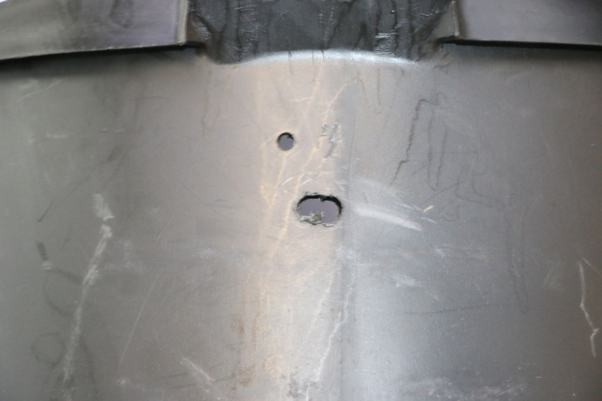 photo de UNDERSEAT STORAGE PEUGEOT TREKKER 50 (1995 - 2004) - Surface and material condition