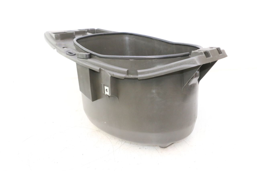 photo de UNDERSEAT STORAGE PIAGGIO TYPHOON 50 (2000 - 2009) - Technical close-up