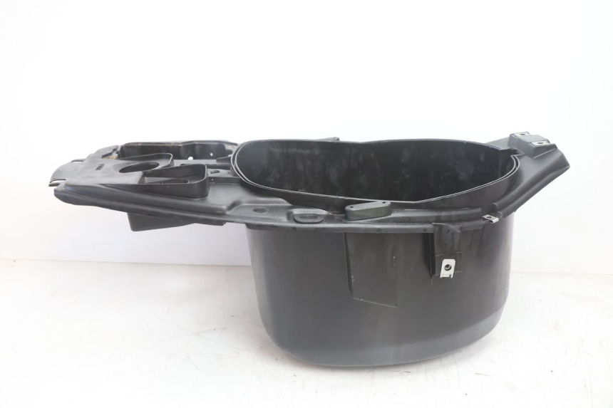 photo de UNDERSEAT STORAGE PIAGGIO TYPHOON 50 (2000 - 2009) - Zoom on usage condition