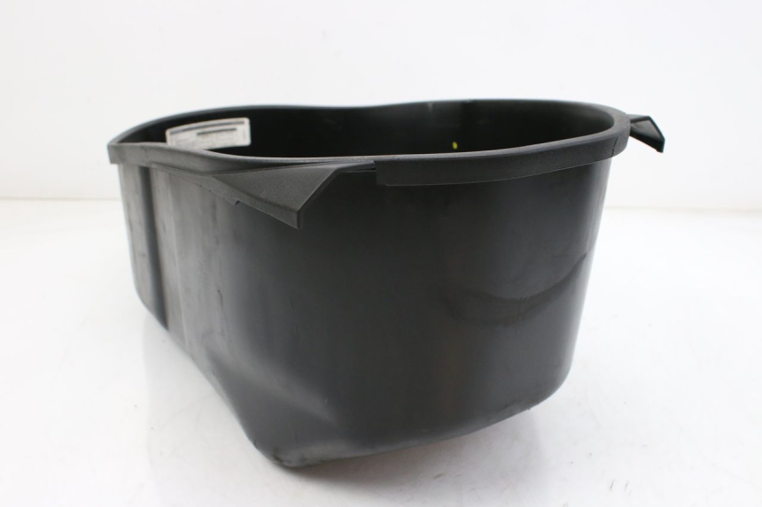 photo de UNDERSEAT STORAGE PIAGGIO VESPA GTS IGET ABS 125 (2017 - 2023) - Technical close-up