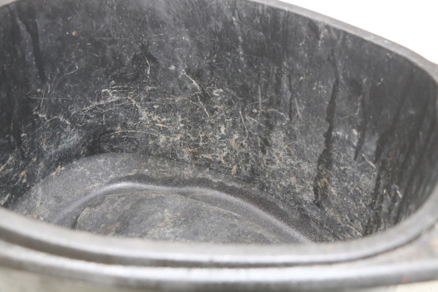 photo de SEAT STORAGE BOX PIAGGIO VESPA LX 2T 50 (2005 - 2013) - Component detail