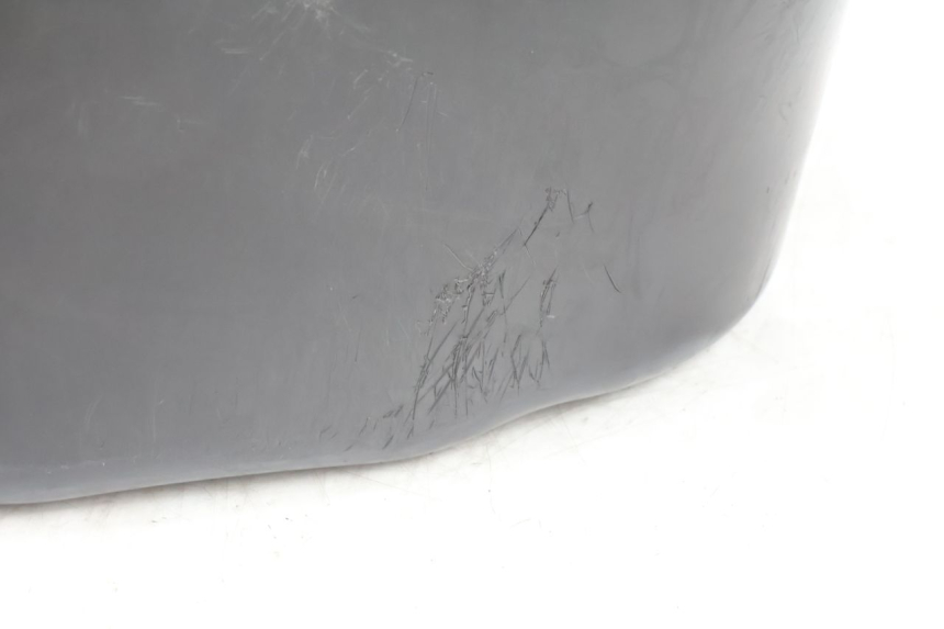 photo de UNDERSEAT STORAGE PIAGGIO VESPA PRIMAVERA 2T 50 (2013 - 2018) - Surface and material condition