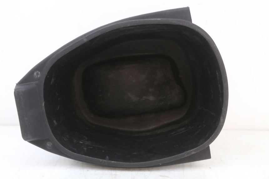 photo de SEAT STORAGE BOX PIAGGIO VESPA S 2T 50 (2007 - 2014) - Alternative perspective