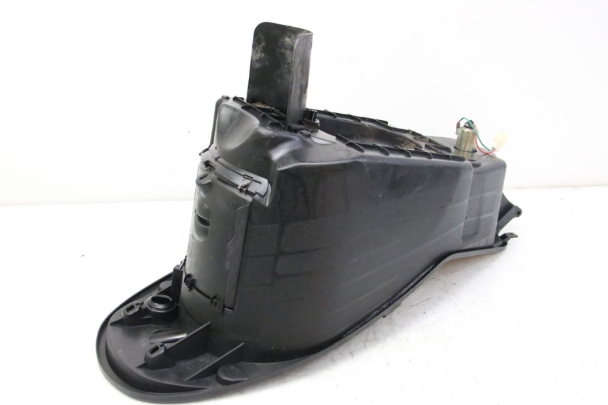 photo de SEAT STORAGE BOX PEUGEOT VIVACITY NEW 2T 50 (2008 - 2017) - Zoom on usage condition