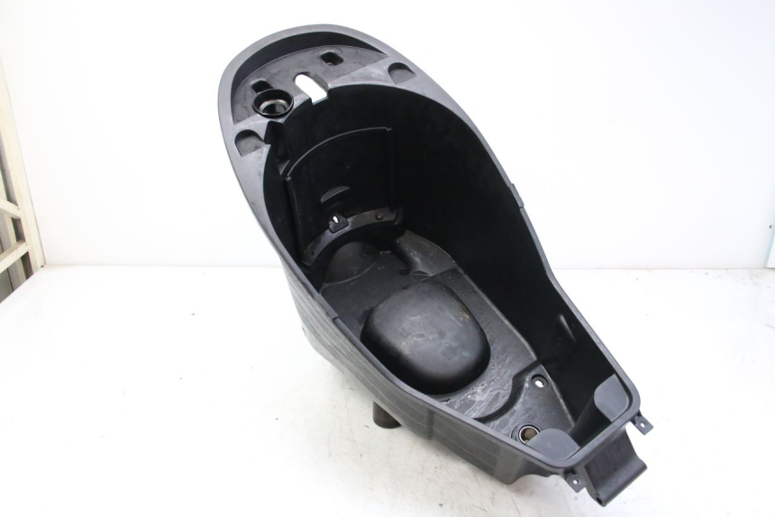 photo de SEAT STORAGE BOX PEUGEOT VIVACITY NEW 2T 50 (2008 - 2017) - Surface and material condition