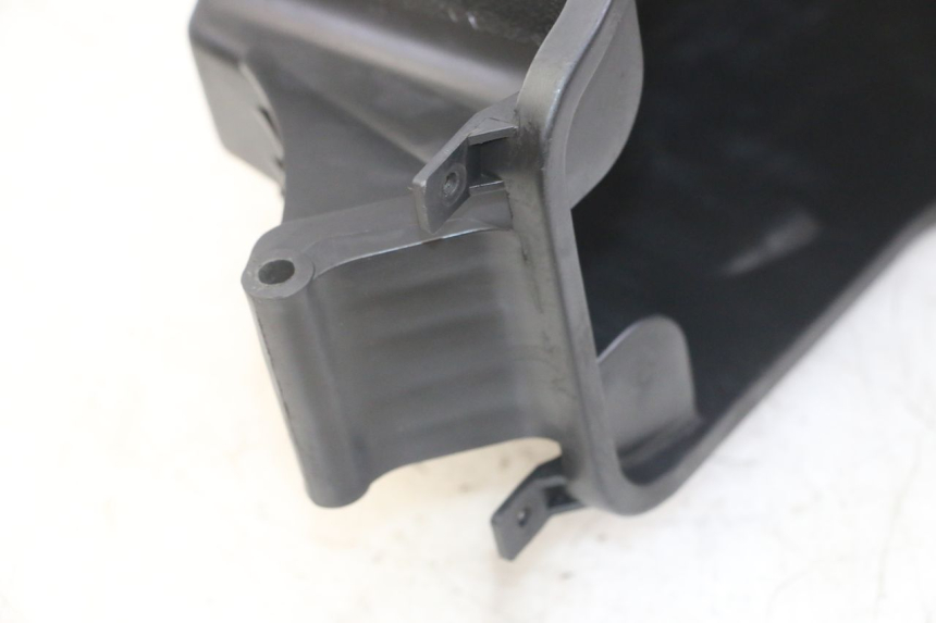 photo de SEAT STORAGE BOX PEUGEOT VIVACITY NEW 2T 50 (2008 - 2017) - Zoom on usage condition