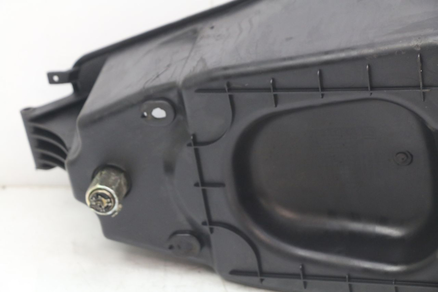 photo de UNDERSEAT STORAGE PEUGEOT VIVACITY 125 (2010 - 2017) - Technical close-up