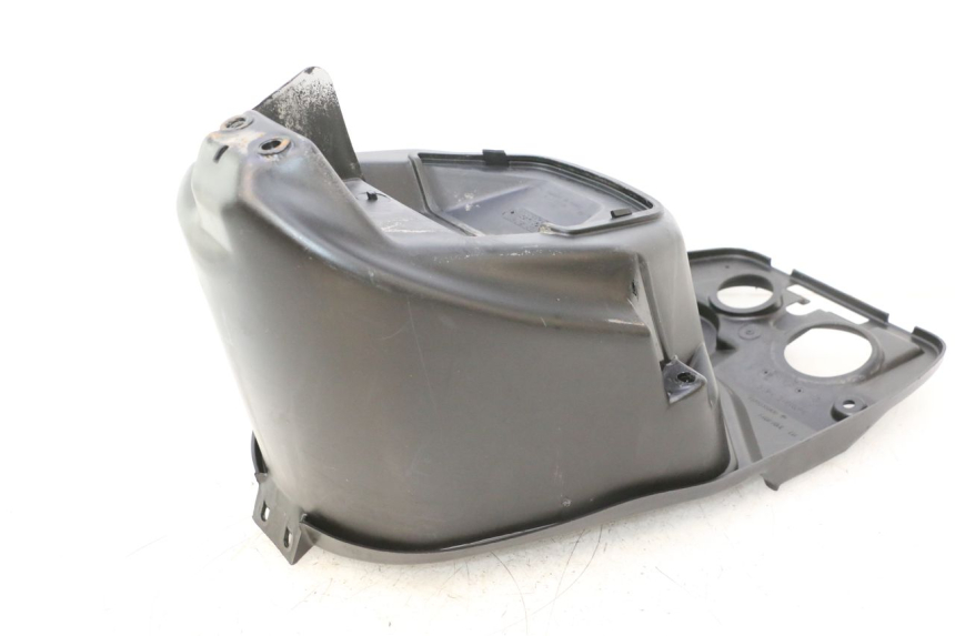 photo de UNDERSEAT STORAGE PEUGEOT VIVACITY 50 (1998 - 2003) - Zoom on usage condition