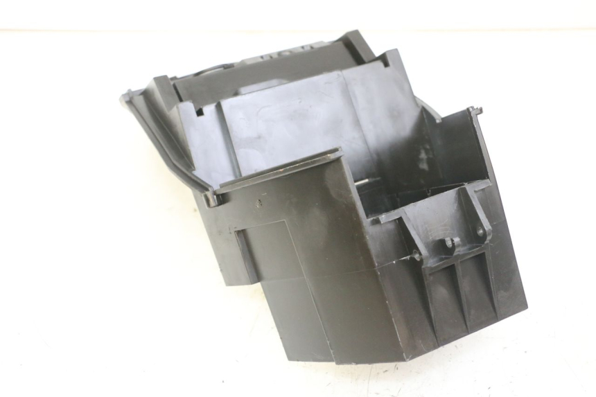 photo de UNDERSEAT STORAGE YAMAHA WHY 50 (1998 - 2000) - Alternative perspective