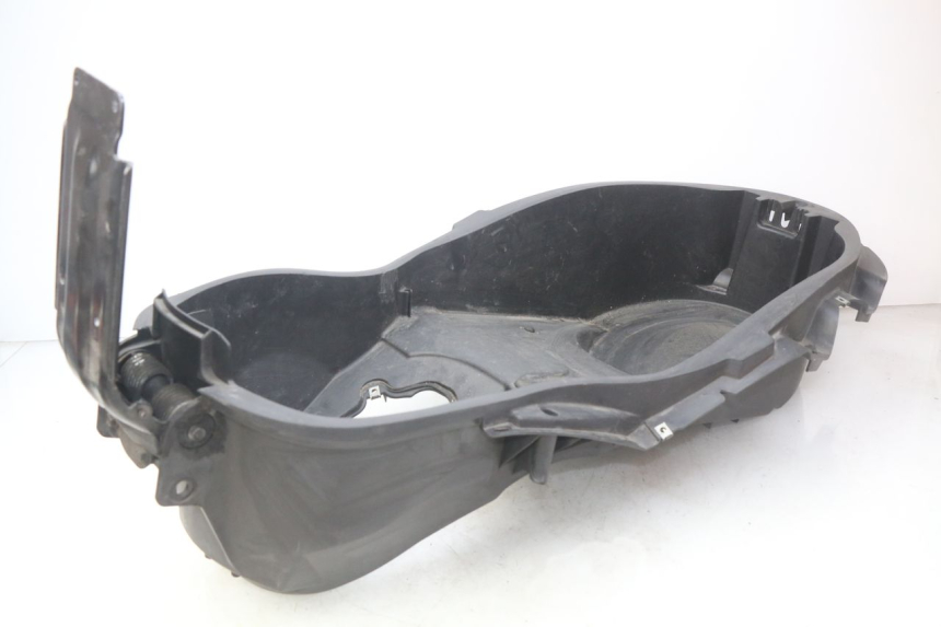 photo de SEAT STORAGE BOX YAMAHA X-MAX XMAX 125 (2010 - 2013) - Zoom on usage condition