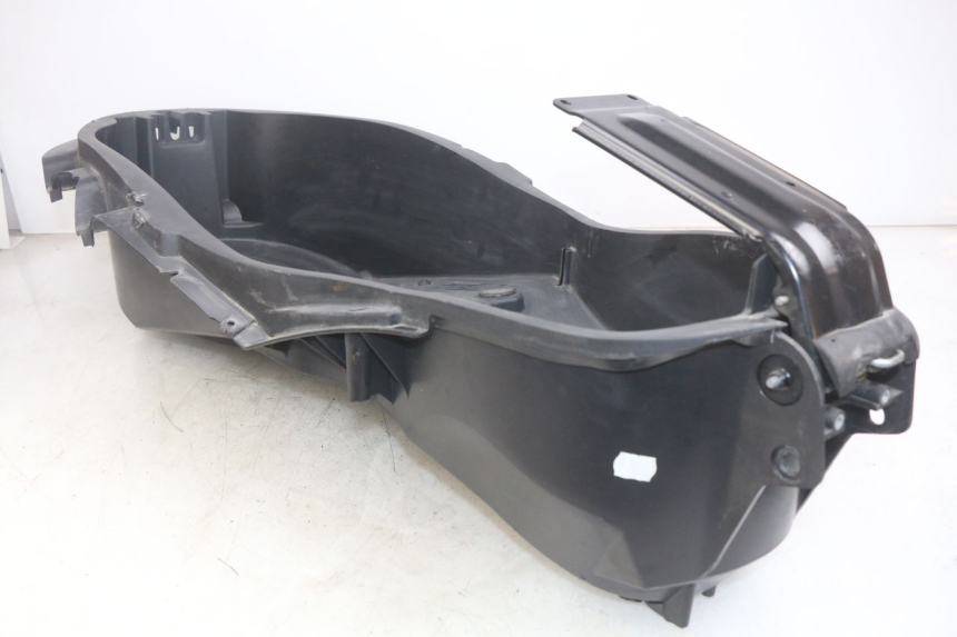 photo de SEAT STORAGE BOX YAMAHA X-MAX XMAX 125 (2010 - 2013) - Alternative perspective