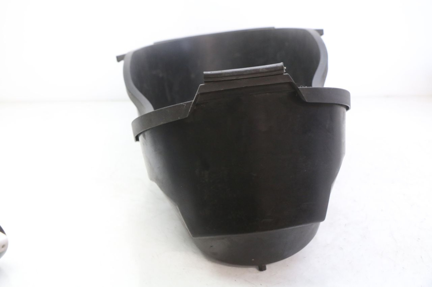 photo de SEAT STORAGE BOX YAMAHA XMAX X-MAX 125 (2006 - 2009) - Zoom on usage condition