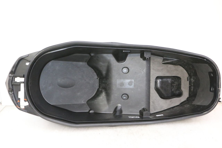 photo de UNDERSEAT STORAGE YAMAHA XMAX X-MAX 125 (2021 - 2025) - Main view