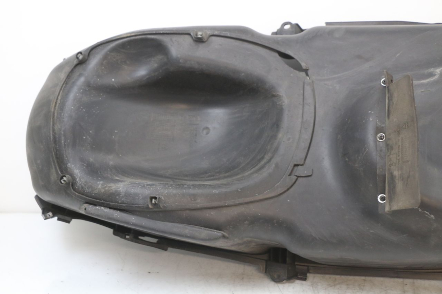 photo de SEAT STORAGE BOX PIAGGIO X10 125 (2012 - 2017) - Distinctive features