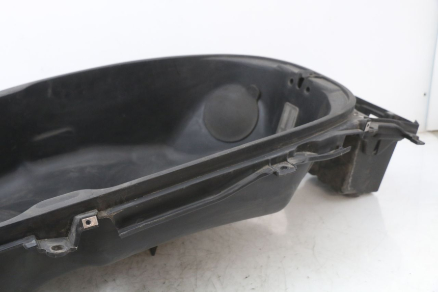 photo de SEAT STORAGE BOX PIAGGIO X10 125 (2012 - 2017) - Checked used part