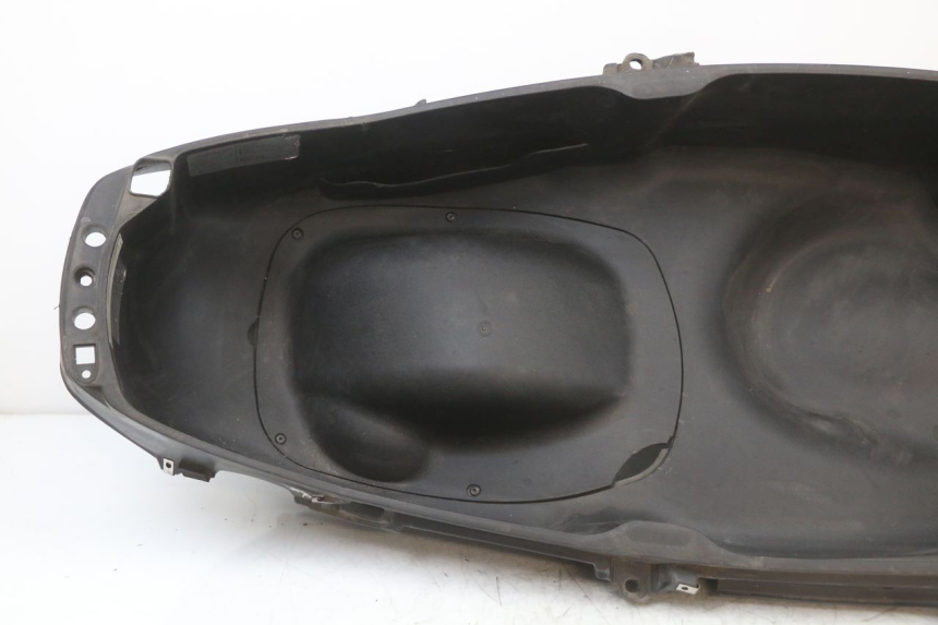 photo de SEAT STORAGE BOX PIAGGIO X10 125 (2012 - 2017) - Markings and original references