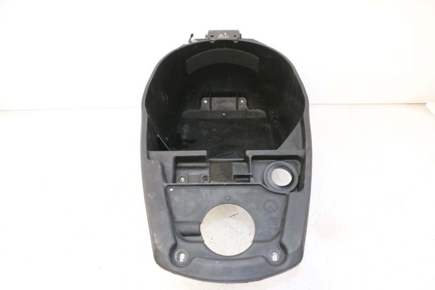 photo de UNDERSEAT STORAGE HONDA X8R 50 (1998 - 2003) - Fixing points details