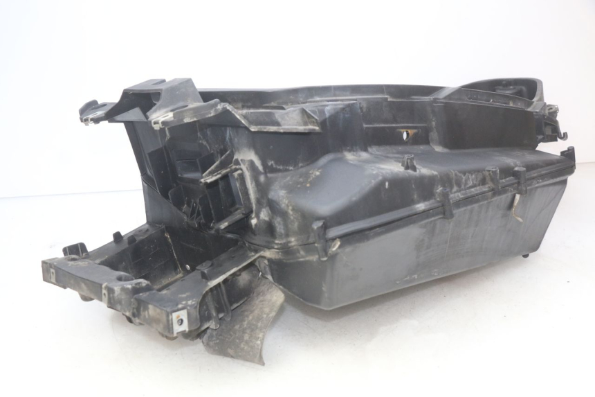 photo de SEAT STORAGE BOX PIAGGIO X9 EVOLUTION 250 (2003 - 2007) - Technical close-up