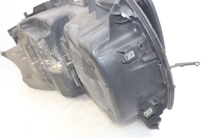 photo de SEAT STORAGE BOX PIAGGIO XEVO - X EVO 125 (2007 - 2017) - Component detail