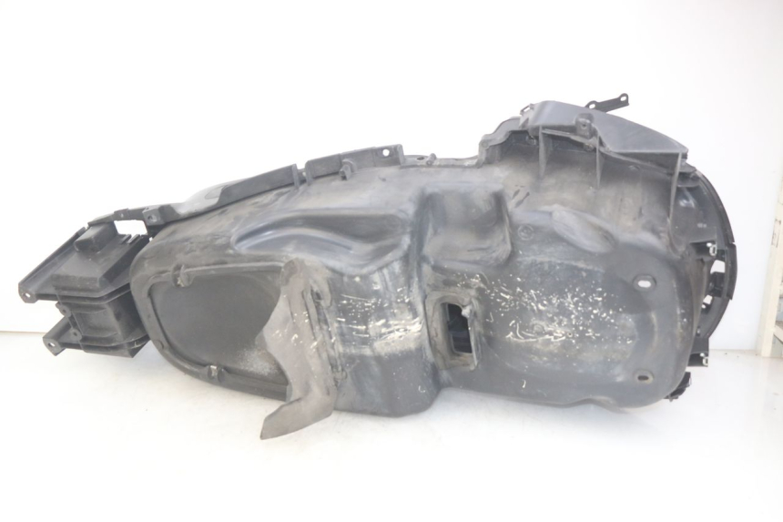 photo de SEAT STORAGE BOX PIAGGIO XEVO - X EVO 125 (2007 - 2017) - Zoom on usage condition