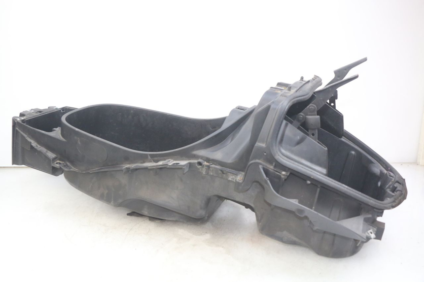 photo de SEAT STORAGE BOX PIAGGIO XEVO - X EVO 125 (2007 - 2017) - Technical close-up