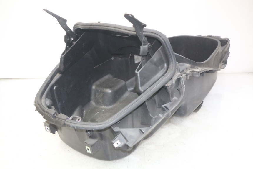 photo de SEAT STORAGE BOX PIAGGIO XEVO - X EVO 125 (2007 - 2017) - Product overview
