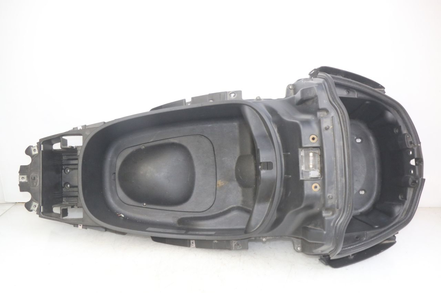 photo de SEAT STORAGE BOX PIAGGIO XEVO - X EVO 125 (2007 - 2017) - Main view