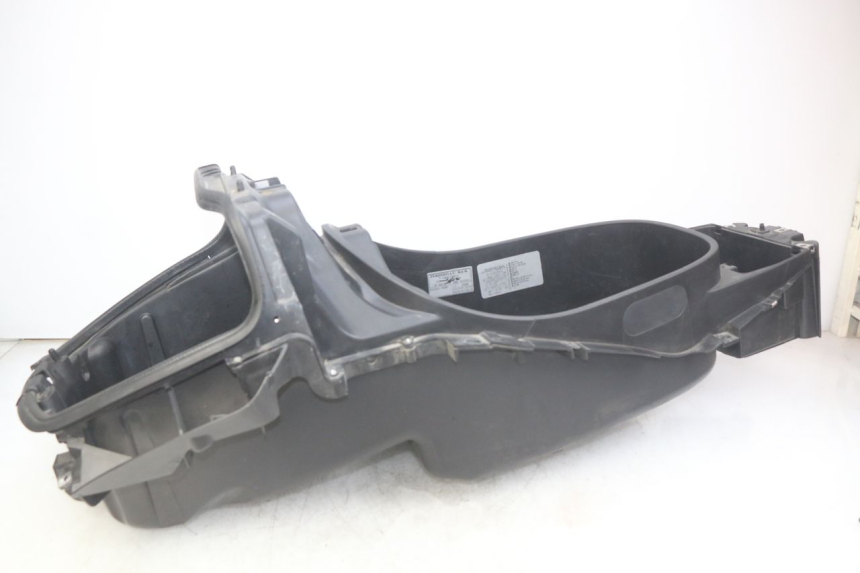 photo de SEAT STORAGE BOX PIAGGIO XEVO - X EVO 125 (2007 - 2017) - Alternative perspective